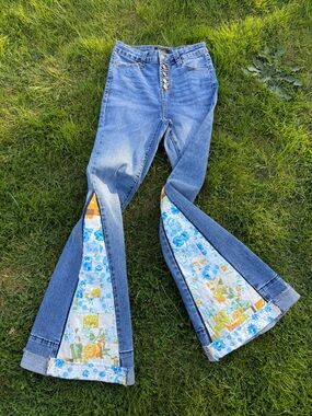 Lainey Wilson Ultra Patchwork Flare